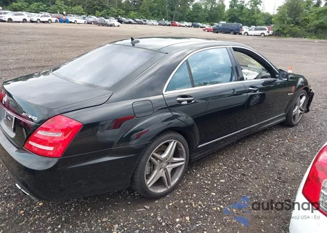 2011 Mercedes-Benz S 63 Amg z USA, uszkodzony, nr VIN WDDNG7EB1BA377153